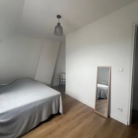 Jolie Dans Maison Renovee, Beautifull In Shared House